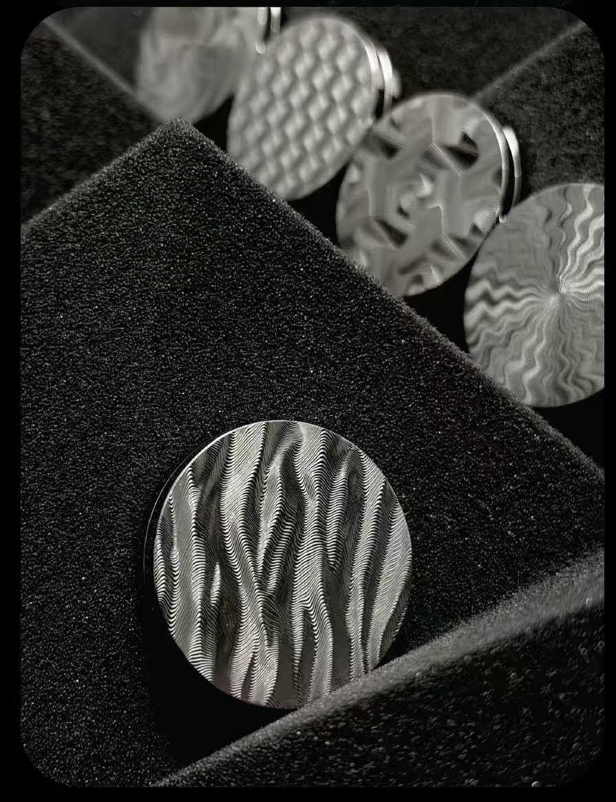 PEL Guilloché Coin